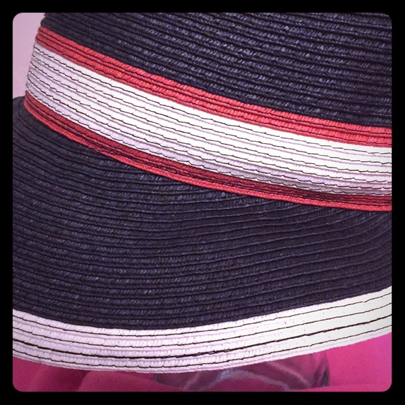 ONLY 1! Calvin Klein Straw Sun Hat - Picture 3 of 11